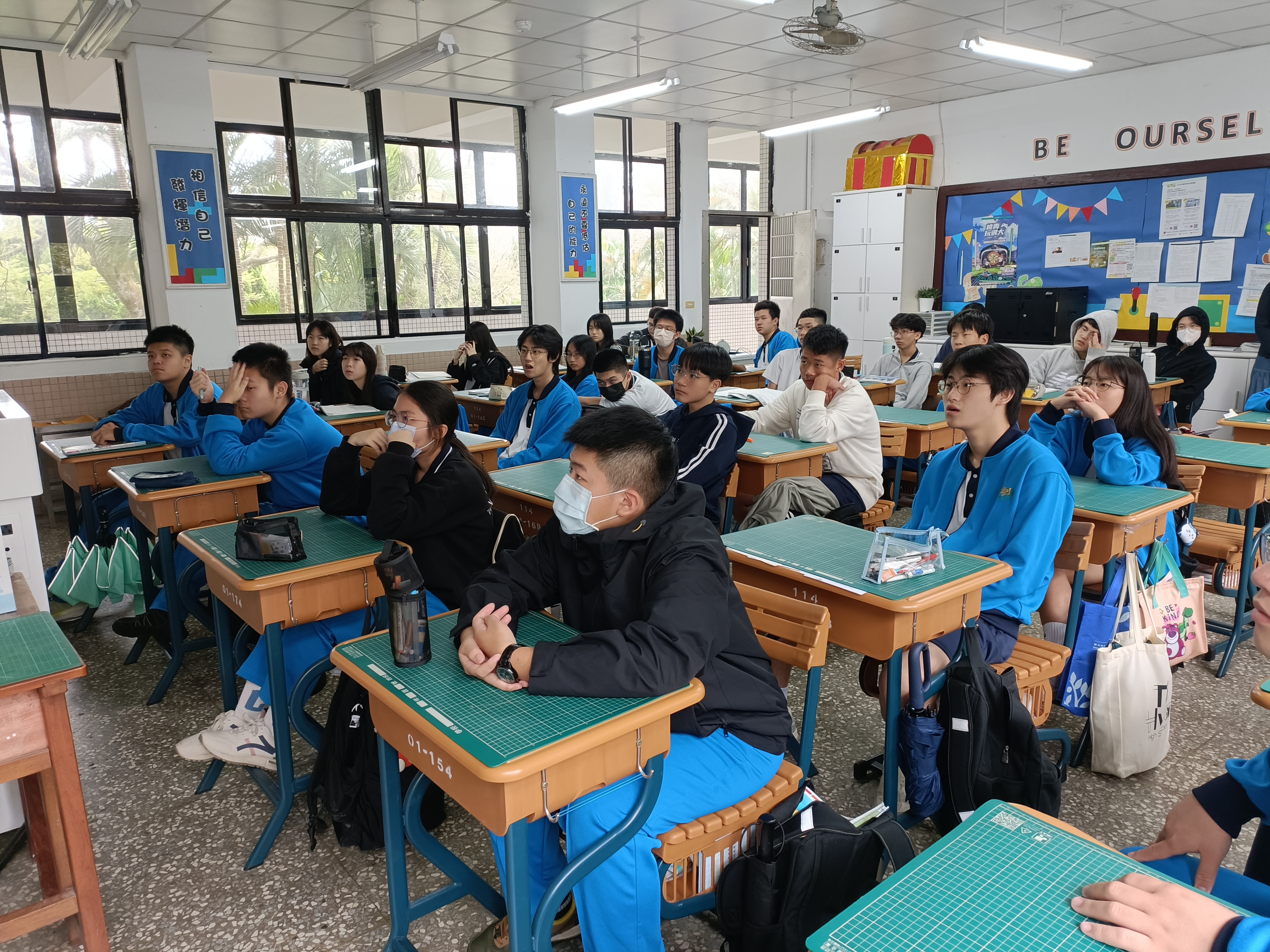 大華高中學生聆聽